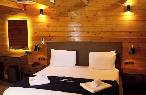Arnavutkoy Bed & Breakfast | Navyinn Garden