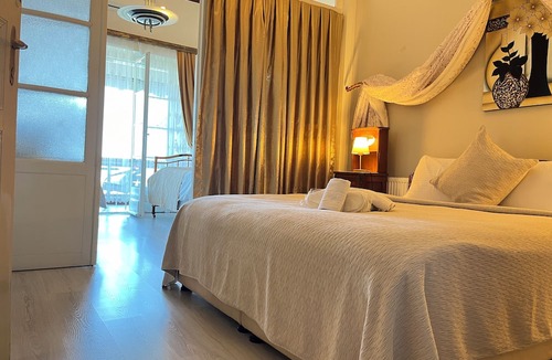 Adalar Hotel | Adalar Konak