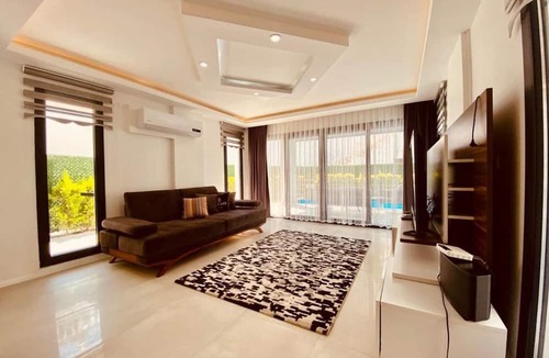 Kadnlar Denizi Mahallesi Villa | Luxury Villa Ada Marin