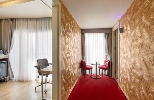 Asmali Mescit Hotel | Ramada by Wyndham Istanbul Pera