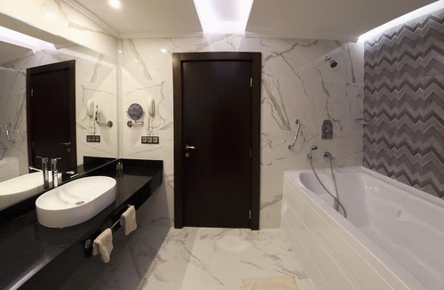 Yoncalı Koyu Hotel | Gulumser Hatun Termal Otel & Spa