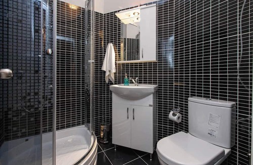 Galata Apartment | Large Design Flat -4Bdrm- 4Bth -1st FL