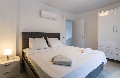 Dalyan Villa | Luxury 4 bedroom Private Villa Near The Dalyan River with Disabled Bathroom&Room