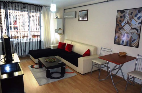 Bakırkoy Apartment | Bakırköy Meydana Yakın 1+1 Eşyalı Daire