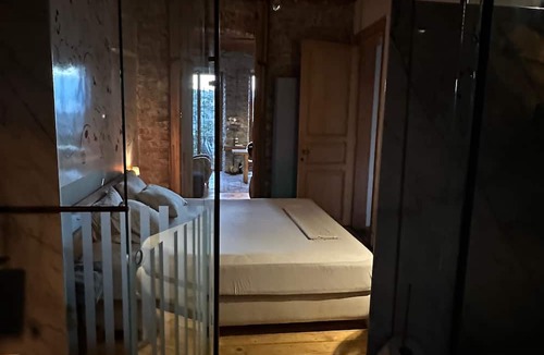 Tophane House | 2nd floor with balcony