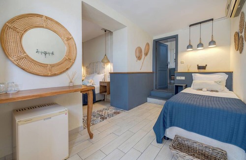 Bozcaada Hotel | Aral Tatil Ciftligi