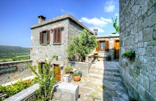Behram Hotel | Idasos Tasodalar