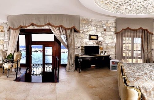 Yenifoca Hotel | La Petra Hotel - Special Class