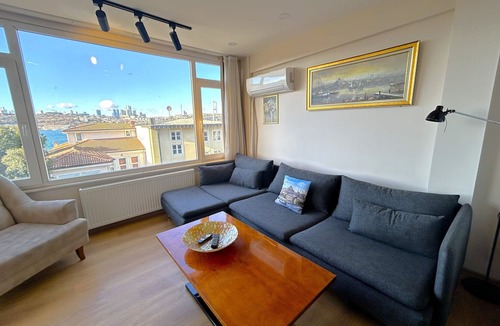 Uskudar House | Kuzguncuk View