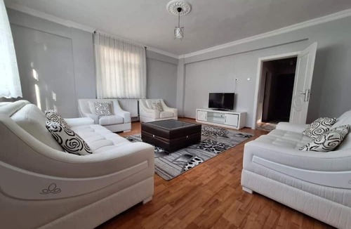 Tokat House | Rova Suit