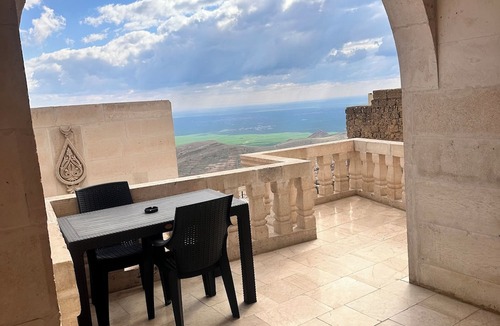 Artuklu Hotel | BABİ NEFES Demirhan Konağı