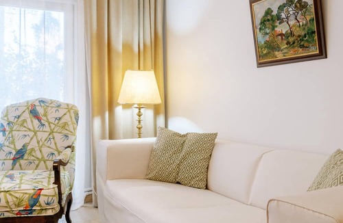 Esentepe Apartment | Cozy Central Flat w Garden 5 min to Metro in Sisli