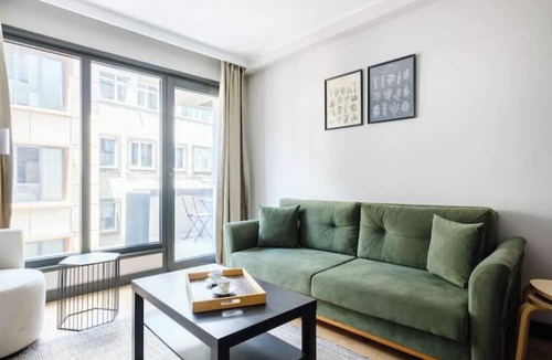 Kagithane Apartment | Flora - 1BD Fantastic Central Flat in a Residence