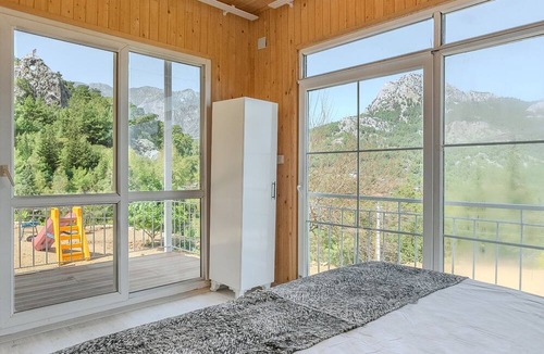 Konyaalti Villa | Scenic View Villa with Garden in Nature