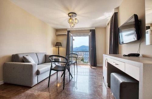 Yalikavak Apartment | Luxery 2-1 Suit in Yalikavak,on the beach and pool