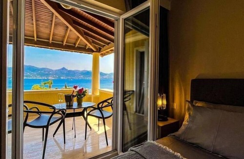Yalikavak Apartment | Luxery 2-1 Suit in Yalikavak,on the beach and pool