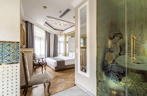 Beylerbeyi Apartment | Stylish Studio in Historic Mansion in Beylerbeyi