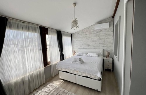 Bodrum City Center Apartment | House Close to Beach with a Sea View in Bodrum
