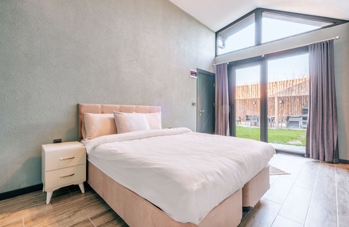 Sapanca House | Heated Pool Bungalow Villa with Garden in Sapanca