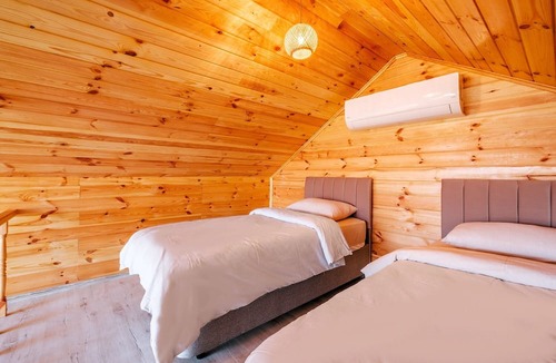 Sapanca House | Heated Pool Bungalow Villa with Garden in Sapanca