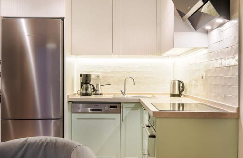 Cesme Apartment | Comfy Flat with Balcony 5 min to Cesme Marina