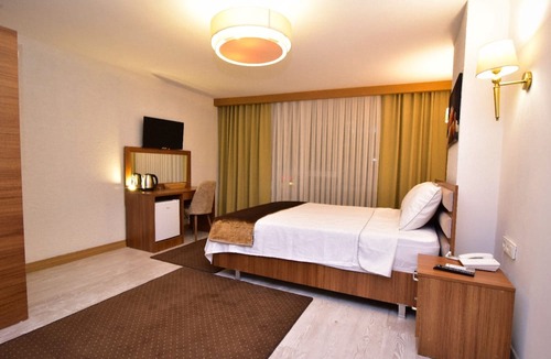 Sancaktepe Hotel | DMR GRAND FAMILY HOTEL SANCAKTEPE
