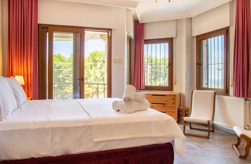 Cesme Villa | Enchanting Villa with Backyard in Cesme near Beach