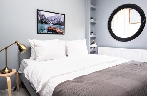 Goztepe Apartment | Charming Flat Near Bagdat Street in Kadikoy
