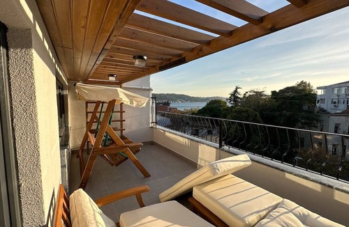 Inegeul Apartment | Stylish Seaview Flat in Ortaköy