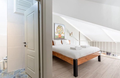 Balat Apartment | This apartment is a 1 bedroom(s), 2 bathrooms, located in Fatih, İstanbul.