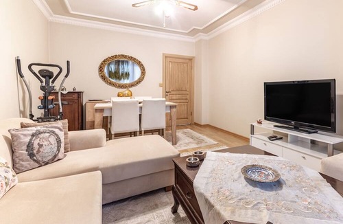 Esentepe Apartment | Cozy Retreat 2 min to Kanyon Mall