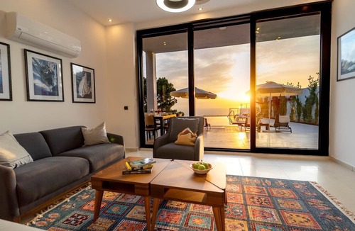 Uzunyurt Villa | You can enjoy both the sea and nature in our luxury villa with unique sea view.