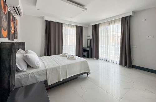 Ciftlik Villa | Luxury advantageous villa within walking distance to the beach