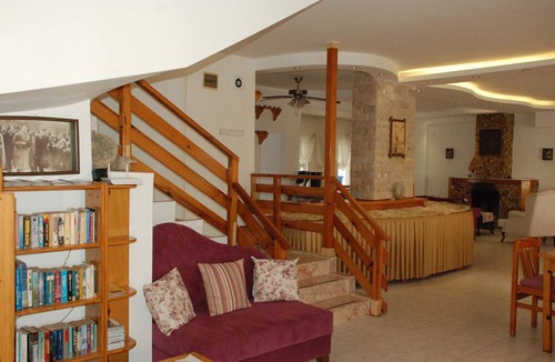 Artikli Hotel | Rain Hotel
