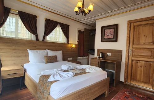 Rasimpasa Hotel | Kadıköy White House