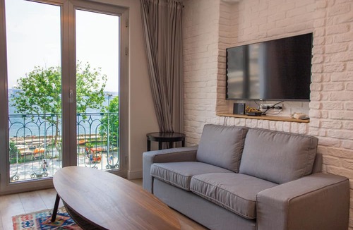 Kabatas Condo | Modern 3BR Apartment · Bosphorus & Dolmabahçe View · Central Beyoğlu