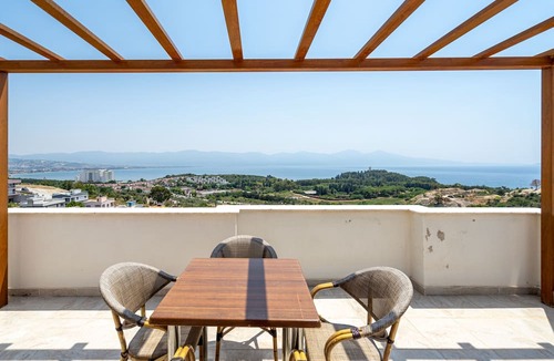Kadnlar Denizi Mahallesi Villa | Adavillas