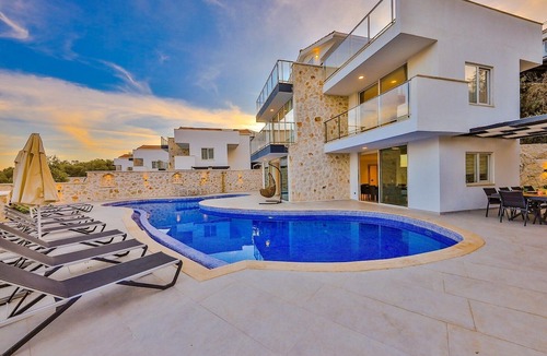 Kalkan Villa | 10 minutes walk to the center, nice pool, quiet location