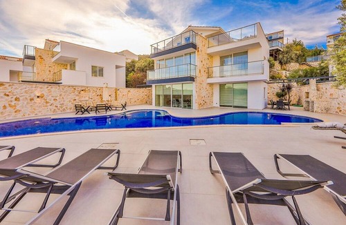 Kalkan Villa | 10 minutes walk to the center, nice pool, quiet location