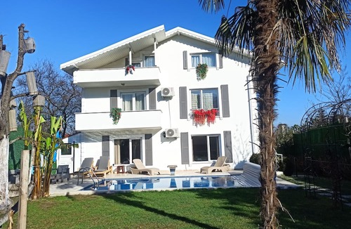 Yanik Villa | VİLLA ATLAS 12- 16 KİŞİLİK 6 ODA 5 BANYO