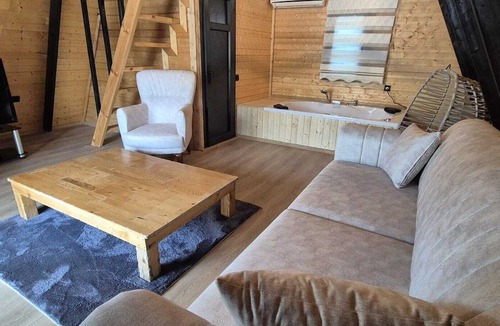 Muratpasa House | Charming bungalow with WiFi and AC in beautiful Antalya