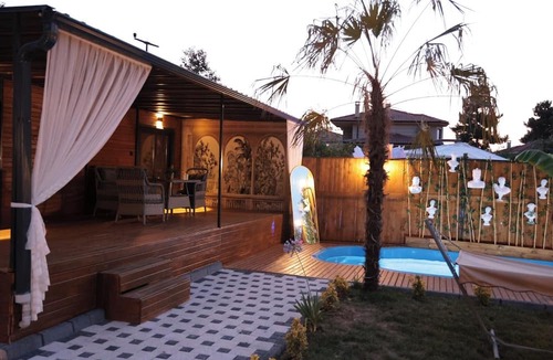 Yanik Villa | The Jungle Bungalov