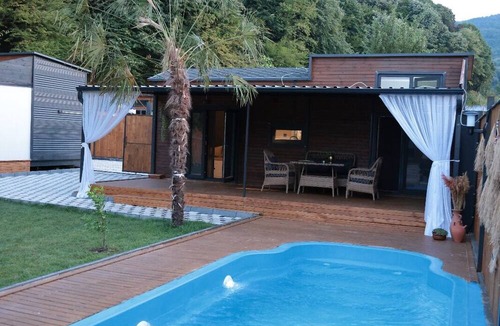 Yanik Villa | The Jungle Bungalov