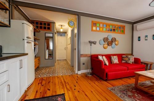 Tophane Apartment | Spacious One Bedroom Apartment with View and Elevator