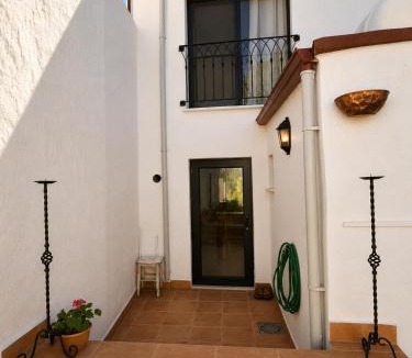 Ayvalik City Center Villa | Radika Guesthouse Stone House with Courtyard in the Center