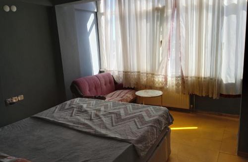 Edirne House | 4-Bedroom Apartment with River View, Garden, and 24 7 Self Check-in
