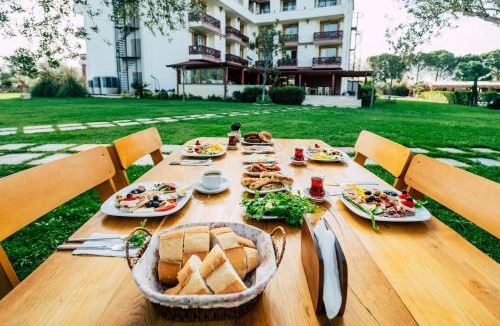 Ezine Hotel | Helen Troya Hotel Geyikli
