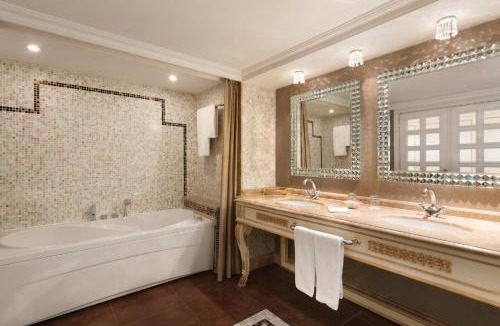 Beyazit Hotel | Crowne Plaza Istanbul - Old City by IHG