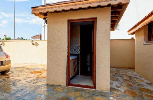 Karaagac Mahallesi House | Golden Tree