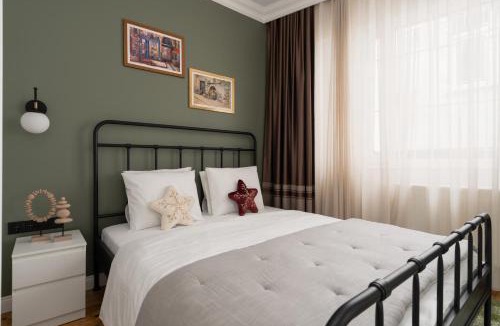 Harbiye Villa | Premium Family House for 10 Near Taksim